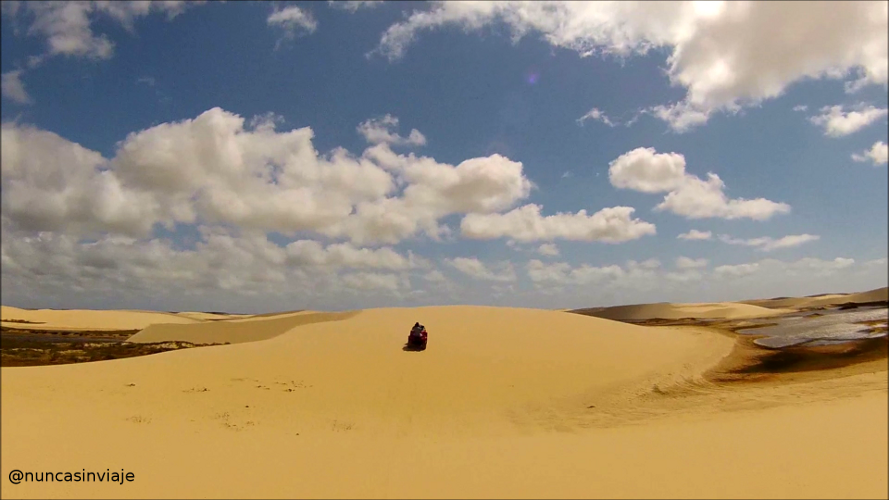 Quad sobre las dunas de los Pequenos Lençóis