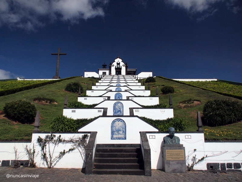 Ermita en lo alto de Vila Franca