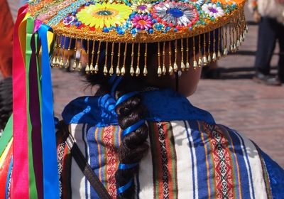 Traje típico de Cuzco en Perú