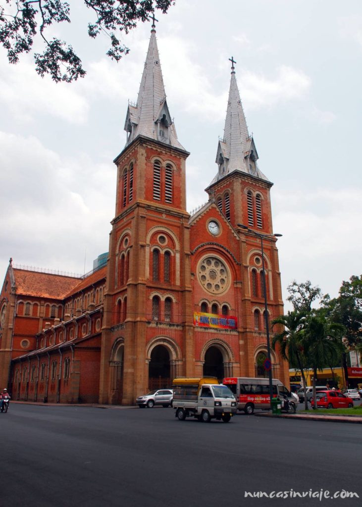 Catedral de Notre Dame en Ciudad Ho Chi Minh, Vietnam