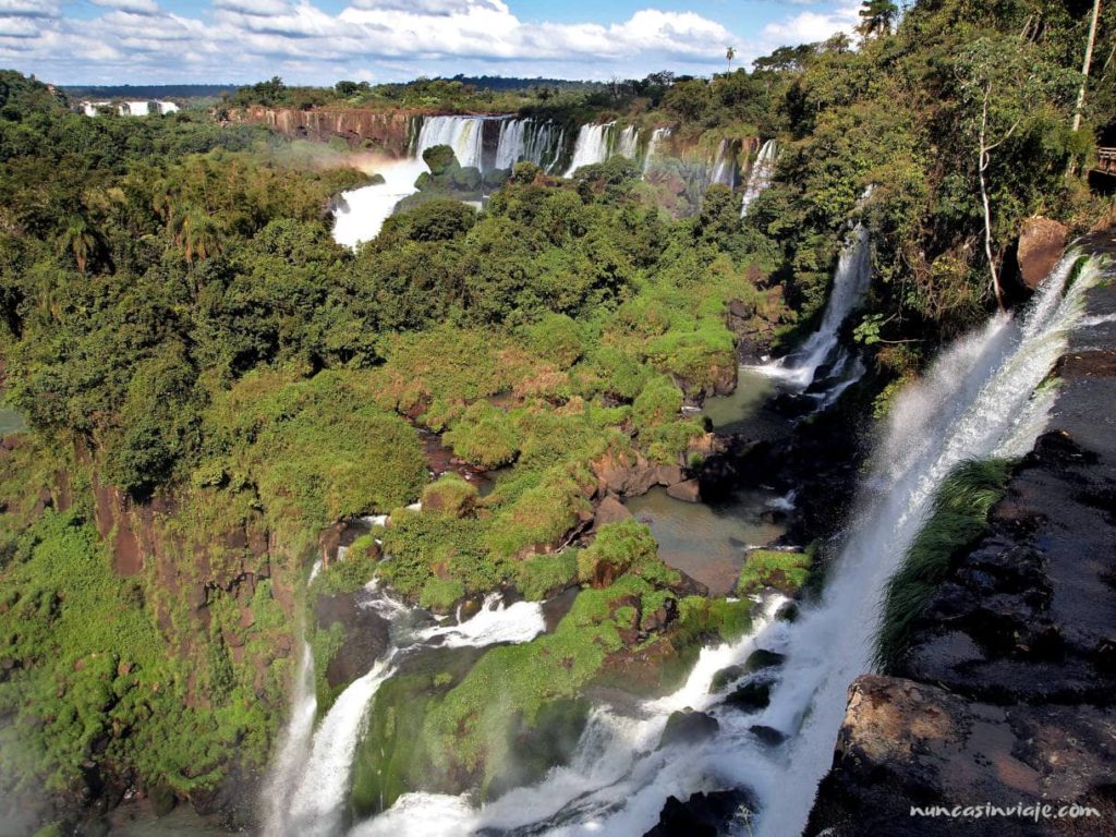 Vistas del lado argentino de las cataratas de Iguazú