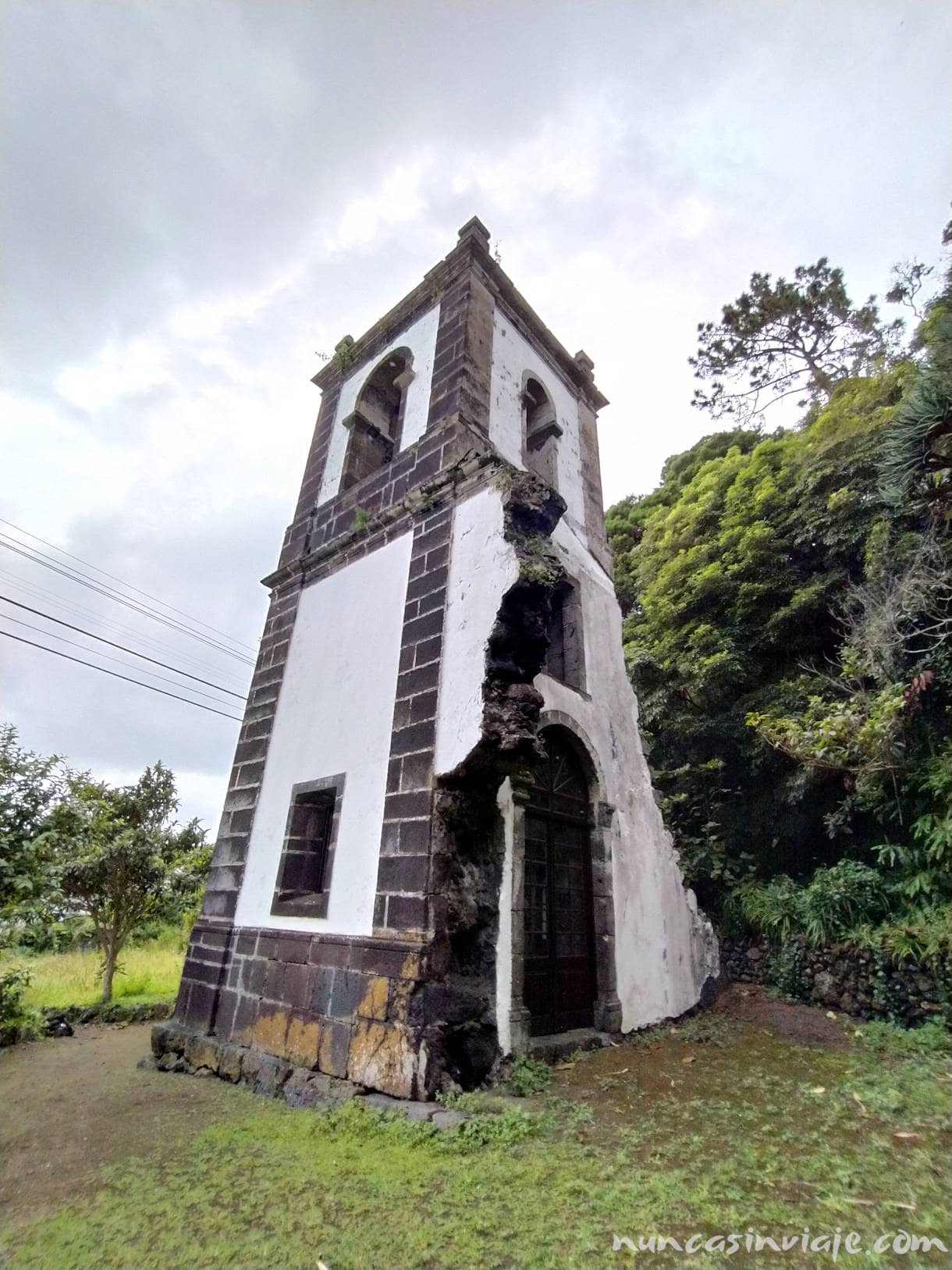Torre de la iglesia de Urzelina