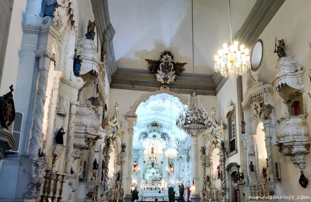 Interior de la iglesia de Nossa Senhora do Carmo