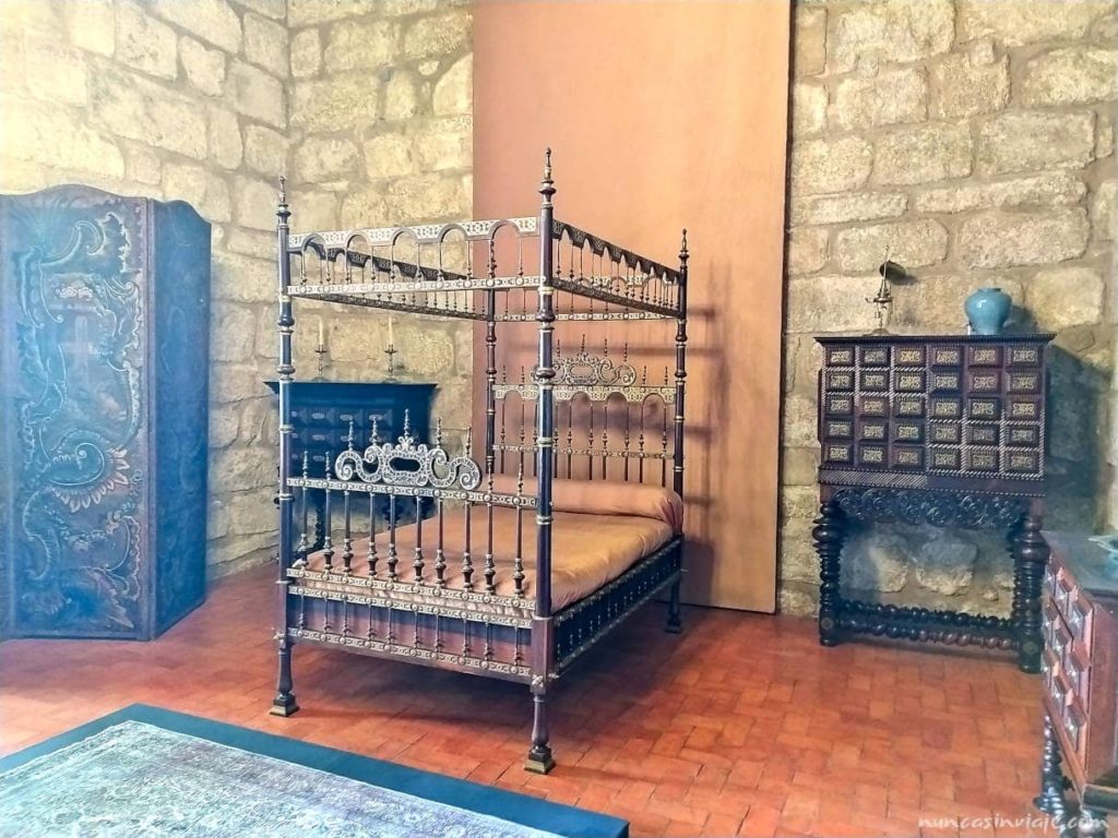Qué ver en Guimaraes: habitación del Pazo de los Duques de Bragança