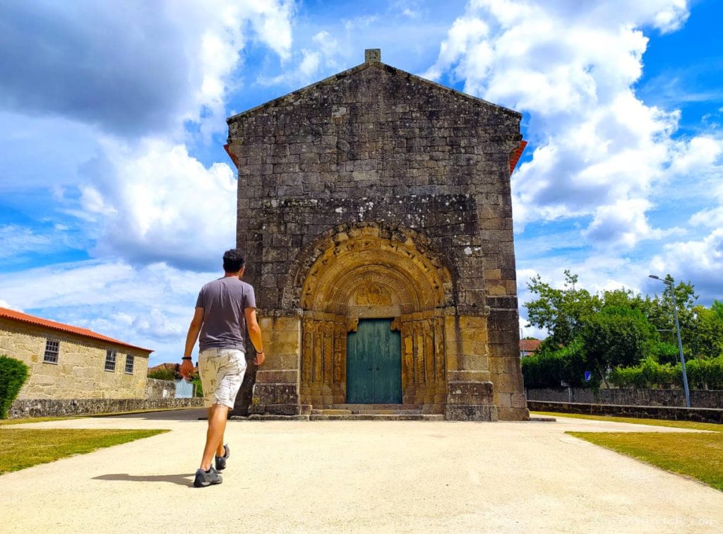 Qué ver en Ponte da Barca: monasterio de Sao Salvador de Bravaes