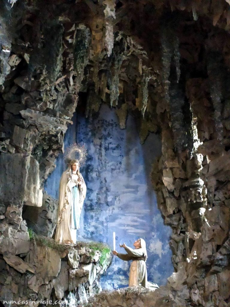 Capilla de Lourdes de la iglesia de Santiago