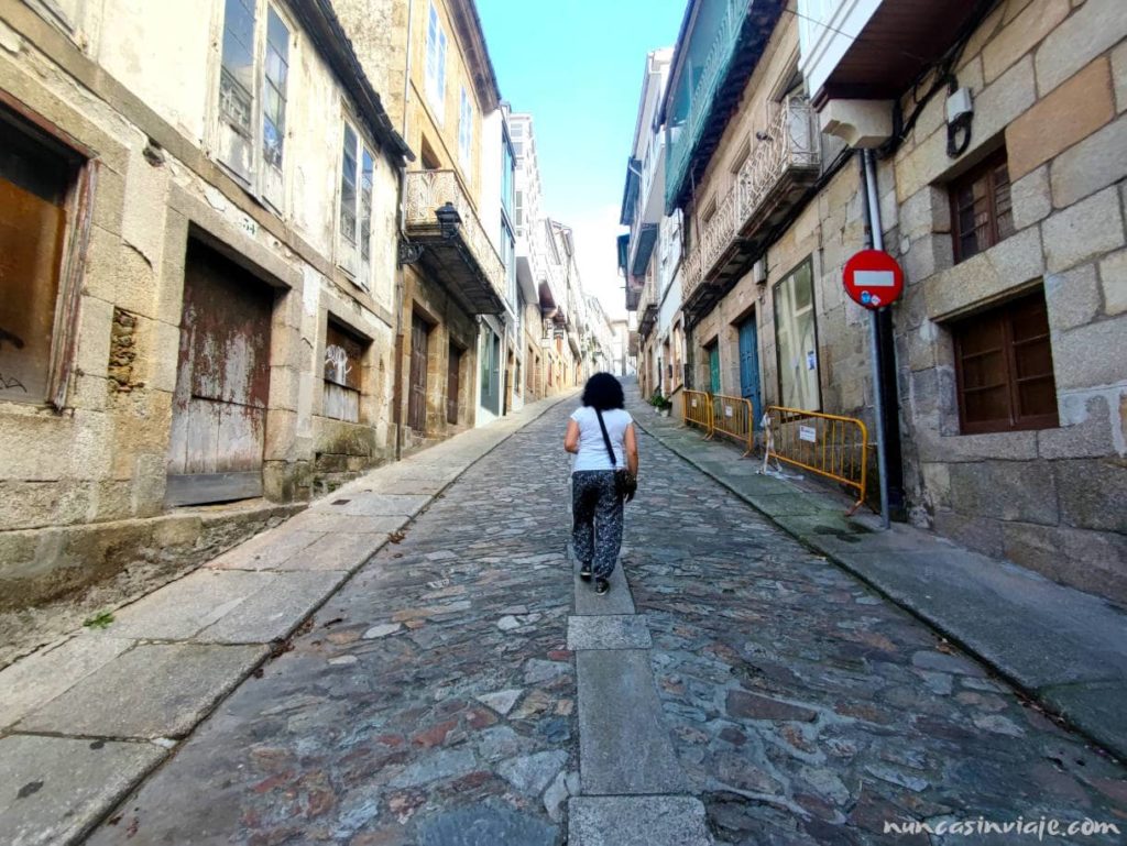 Calles empinadas del centro histórico de Betanzos