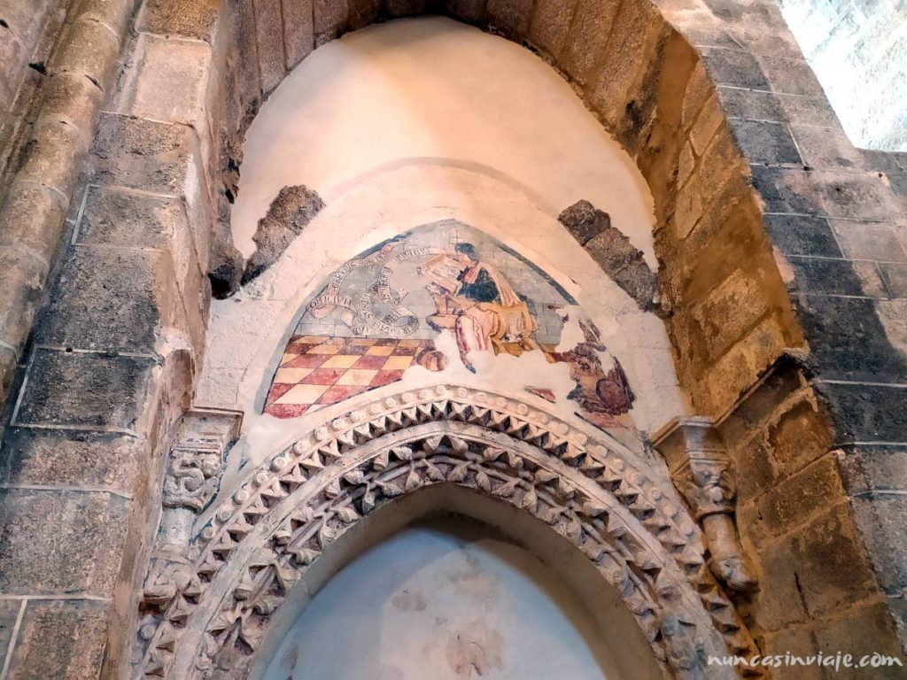 Pintura mural de Santa María do Azougue recientemente descubierta