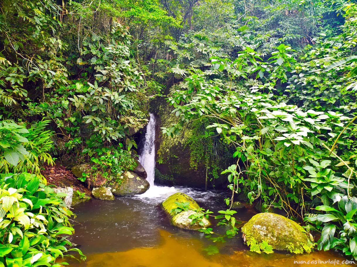 Cascada junto a Indaiauba