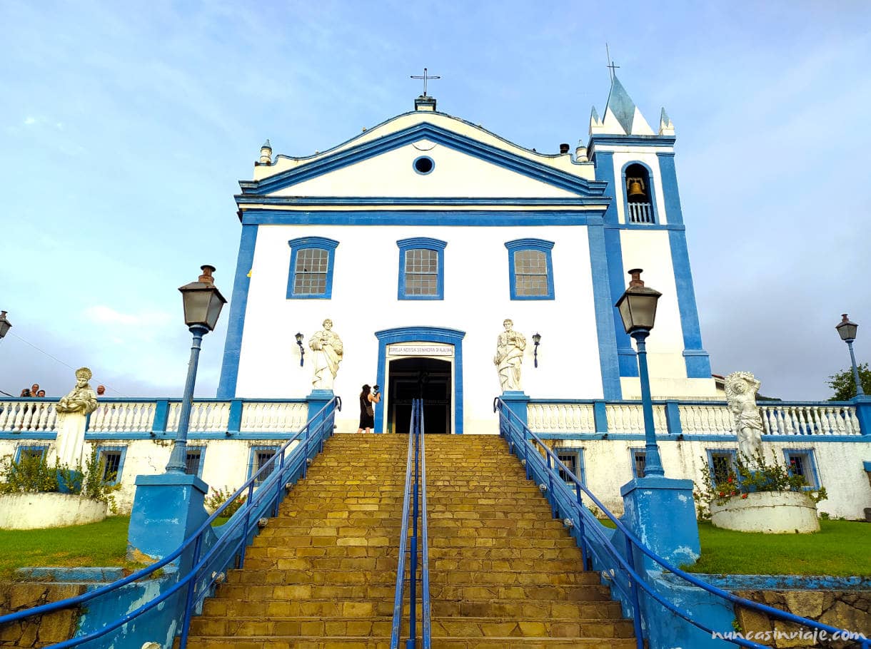 Iglesia Matriz en el centro histórico o Vila de Ilhabela