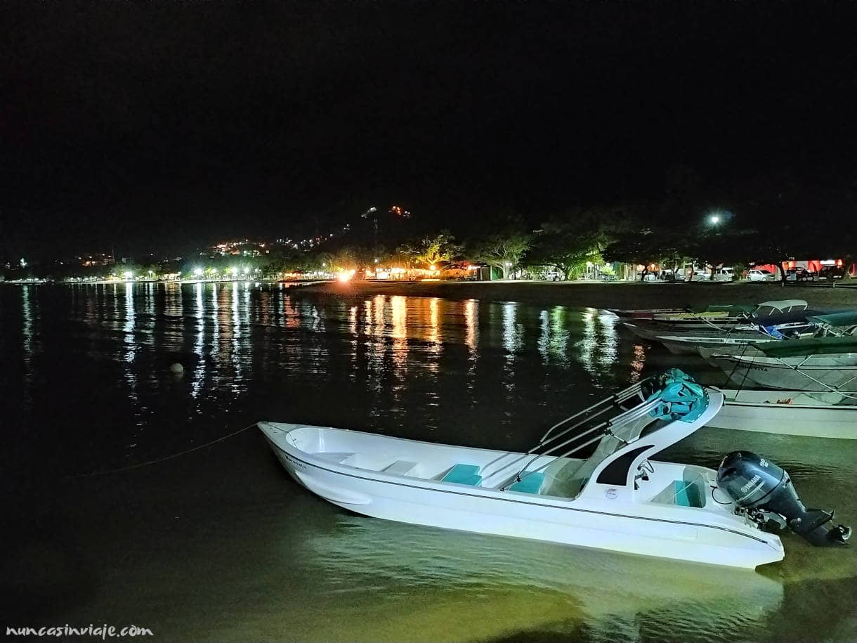 Ilhabela de noche