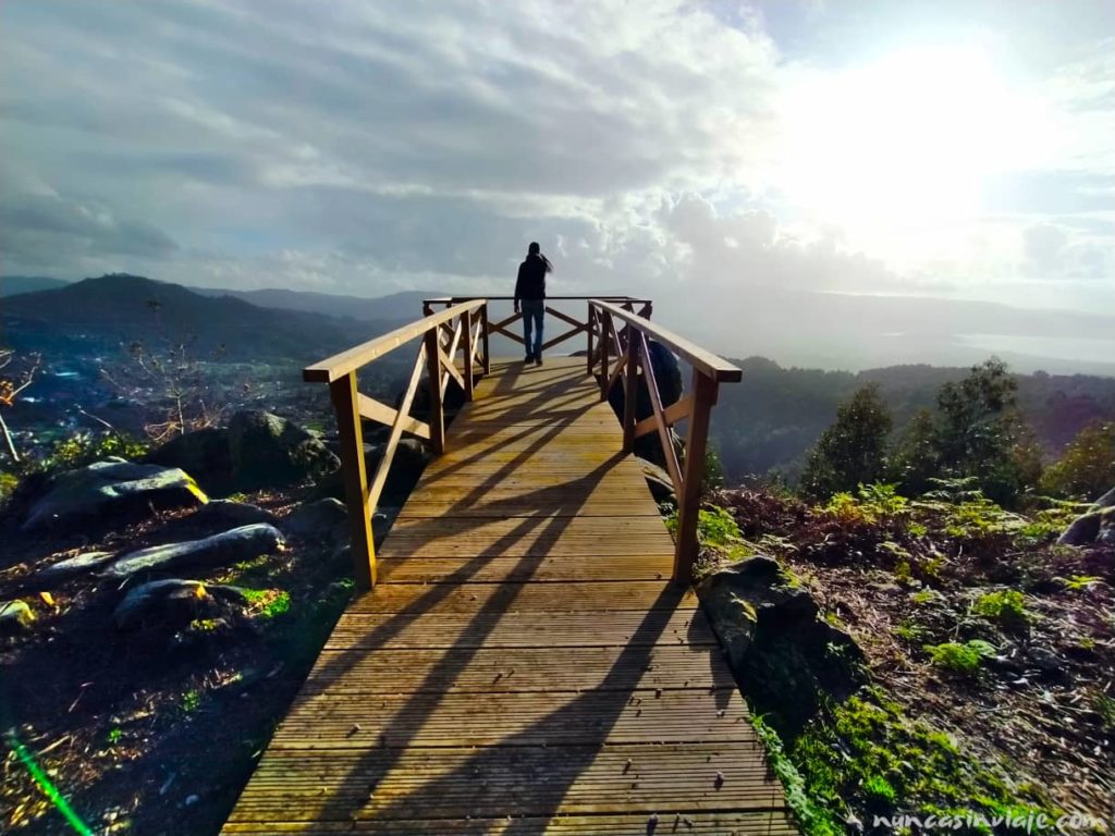 Plataforma de madera del mirador de Piricoto do Vilar